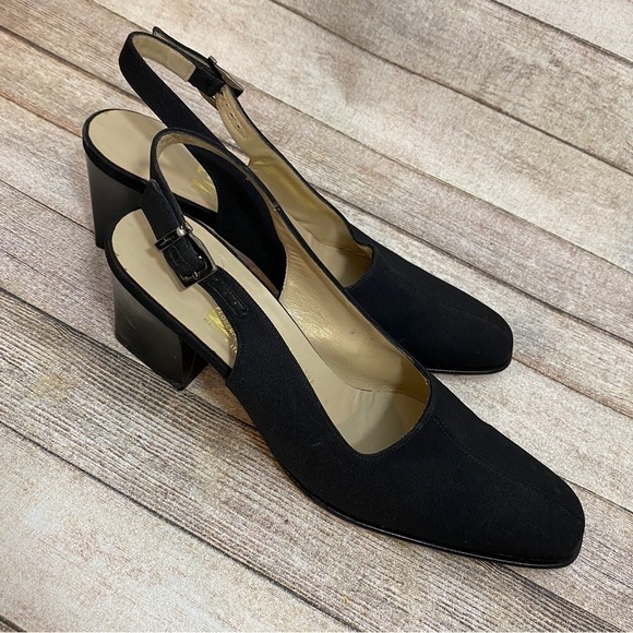 Womens Salvatore Ferragamo Black Buckled Slingback Heels Size 7.5 4A (narrow) - Picture 3 of 13